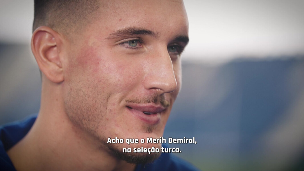 Entrevista de Deniz Gül à revista Dragões