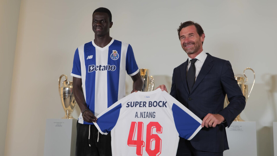 Mame Niang reforça a equipa B
